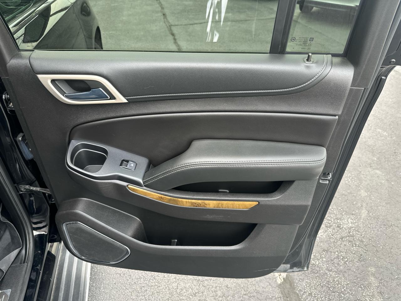 GMC Yukon XL 4WD 4dr Denali 2017