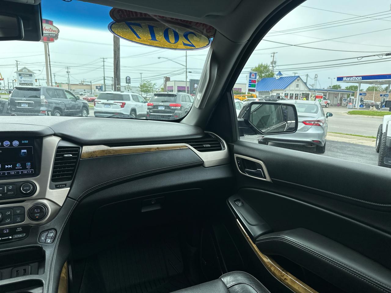 GMC Yukon XL 4WD 4dr Denali 2017
