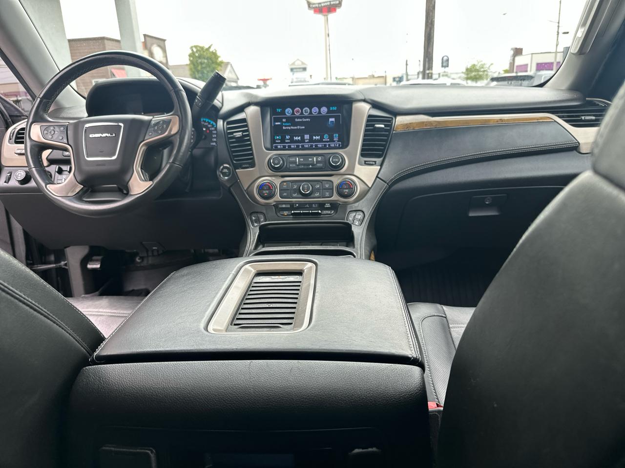 GMC Yukon XL 4WD 4dr Denali 2017