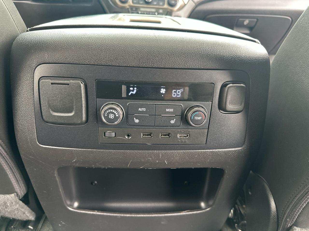 GMC Yukon XL 4WD 4dr Denali 2017