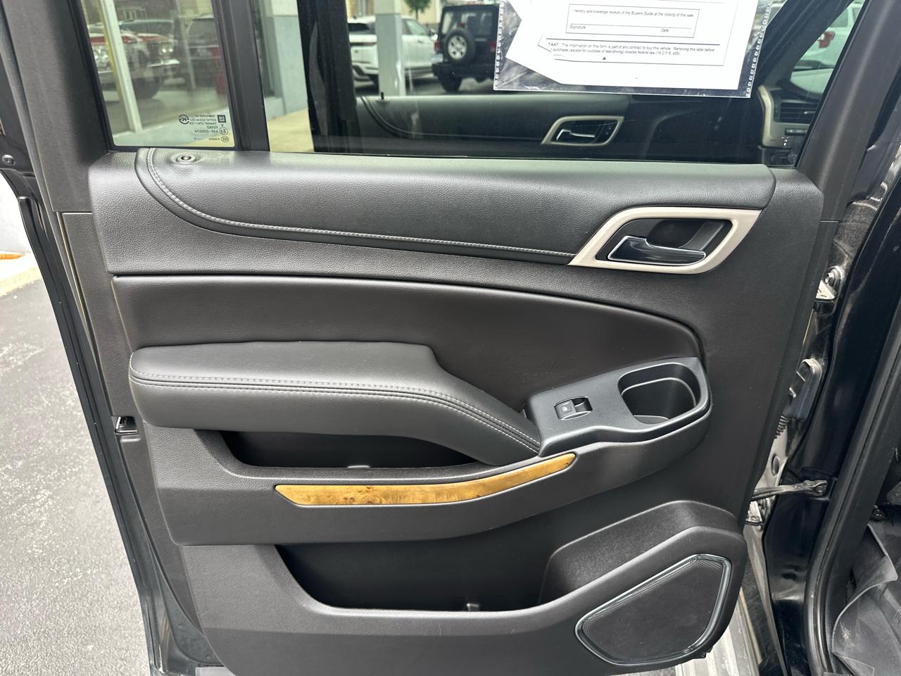GMC Yukon XL 4WD 4dr Denali 2017
