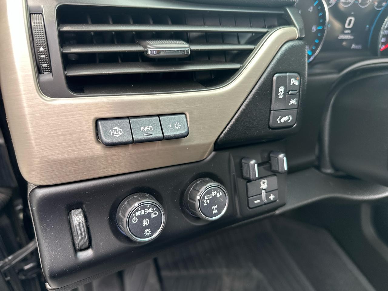 GMC Yukon XL 4WD 4dr Denali 2017