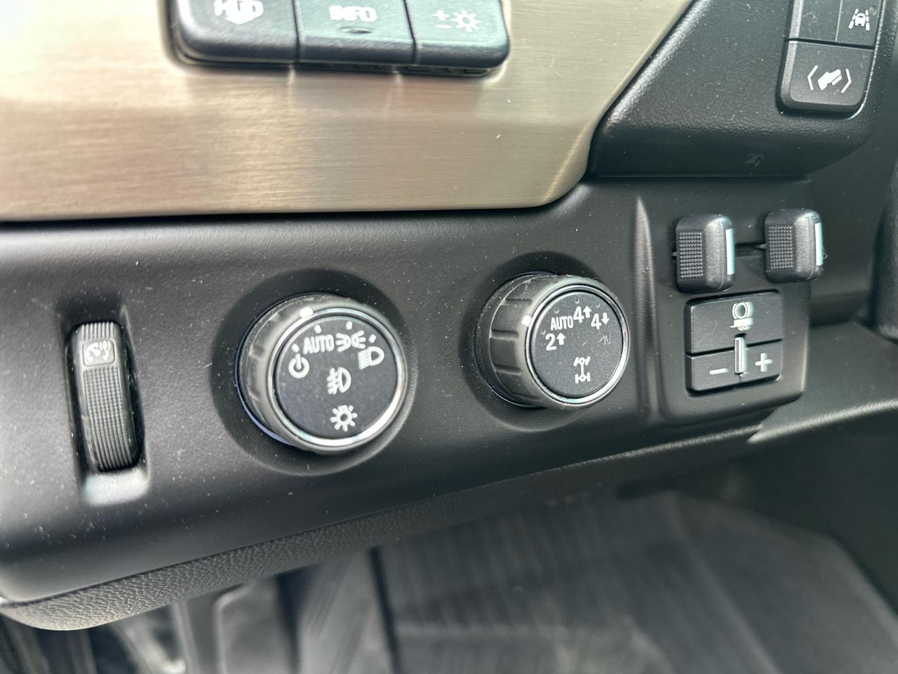 GMC Yukon XL 4WD 4dr Denali 2017