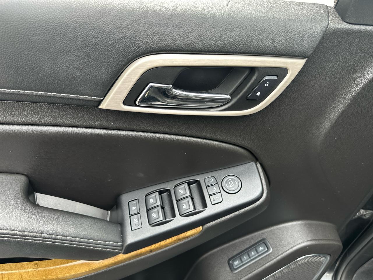 GMC Yukon XL 4WD 4dr Denali 2017