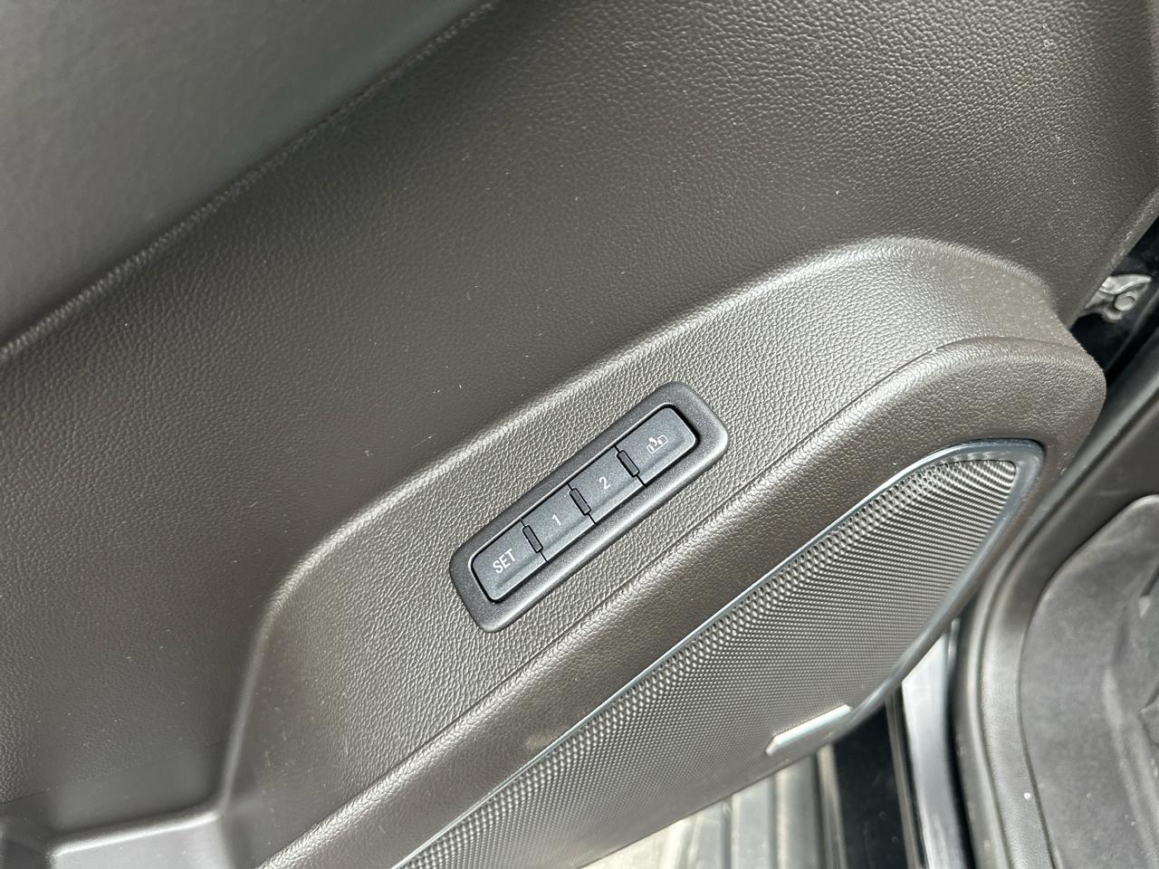 GMC Yukon XL 4WD 4dr Denali 2017