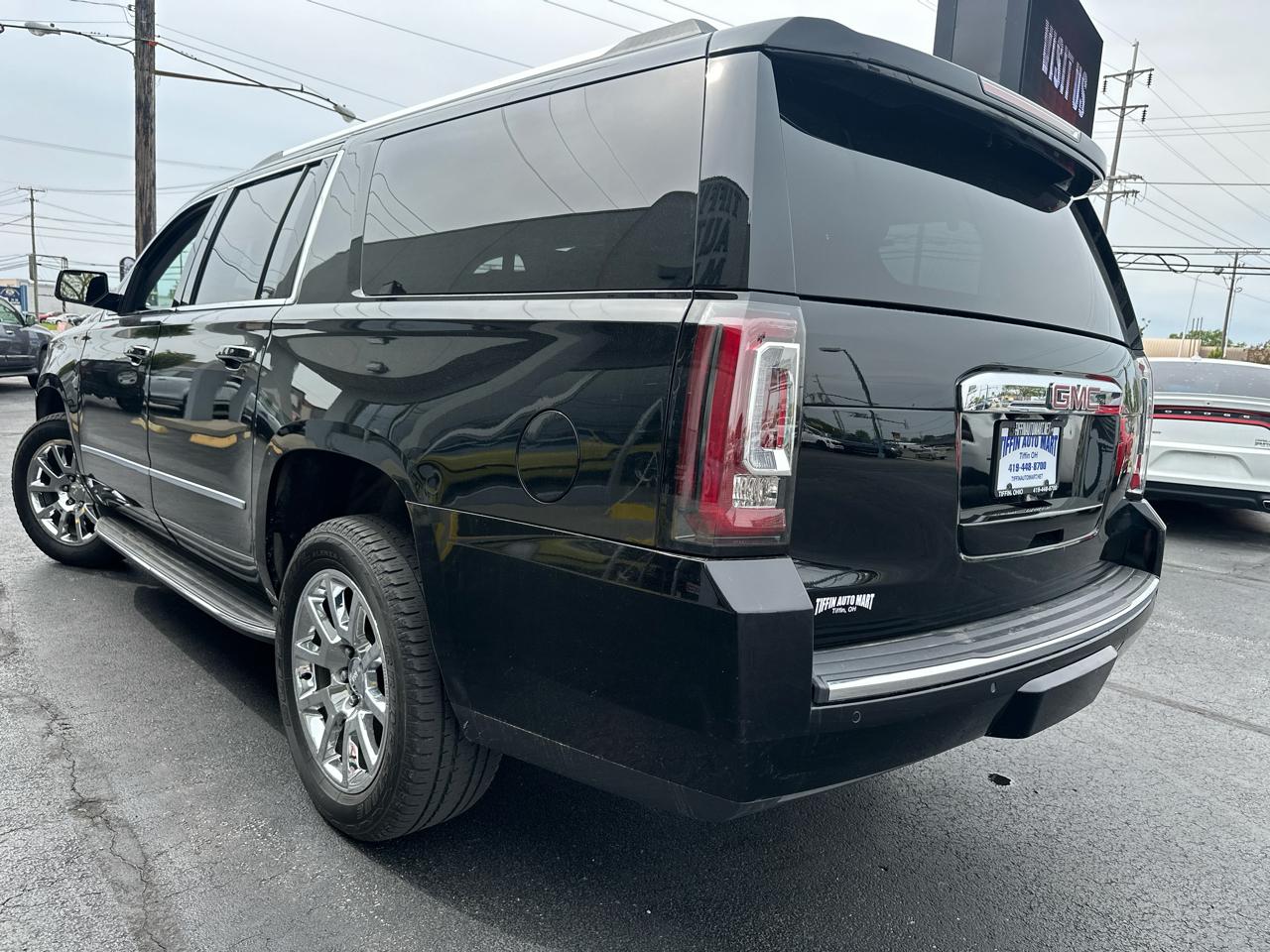 GMC Yukon XL 4WD 4dr Denali 2017