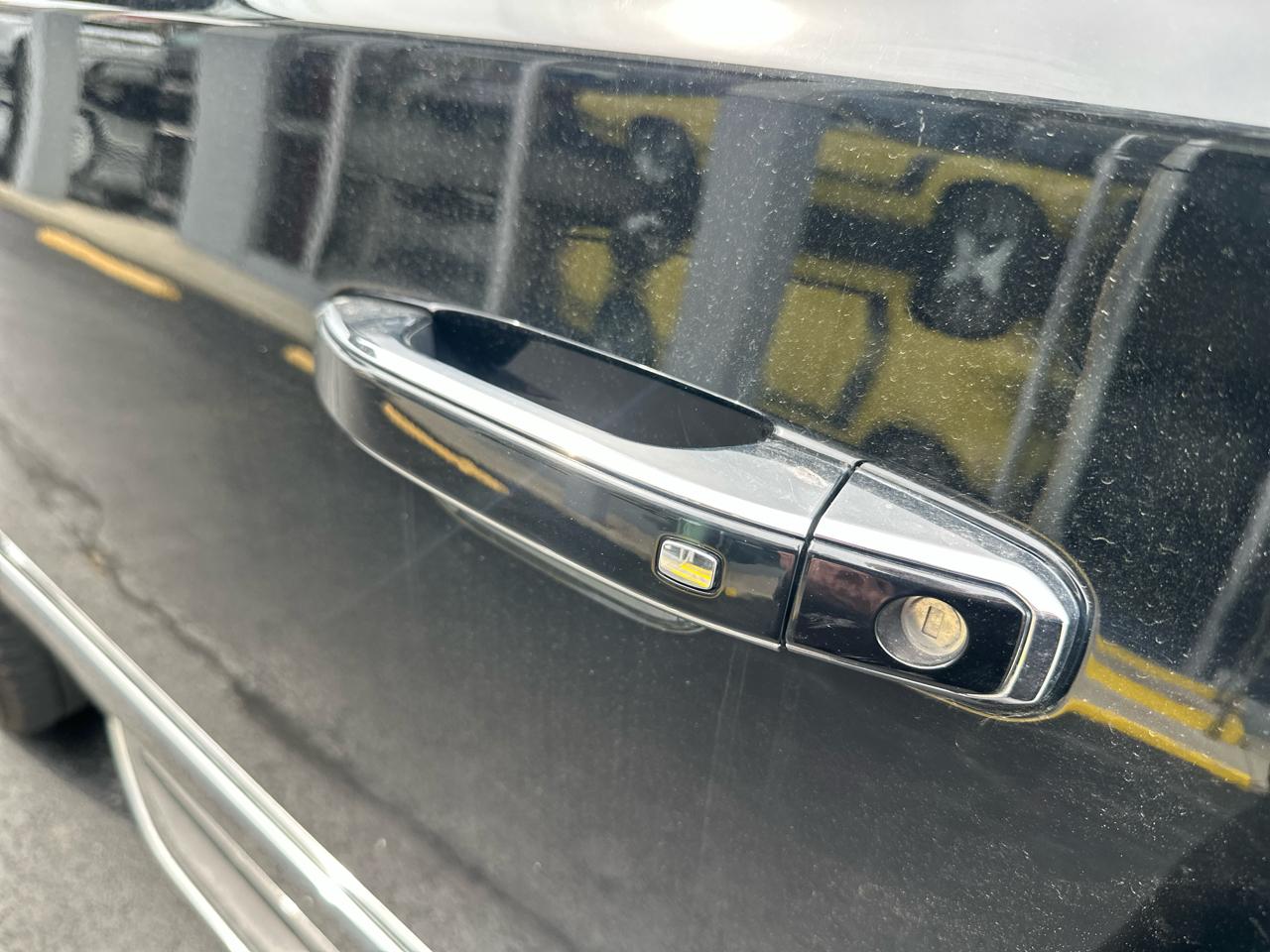 GMC Yukon XL 4WD 4dr Denali 2017