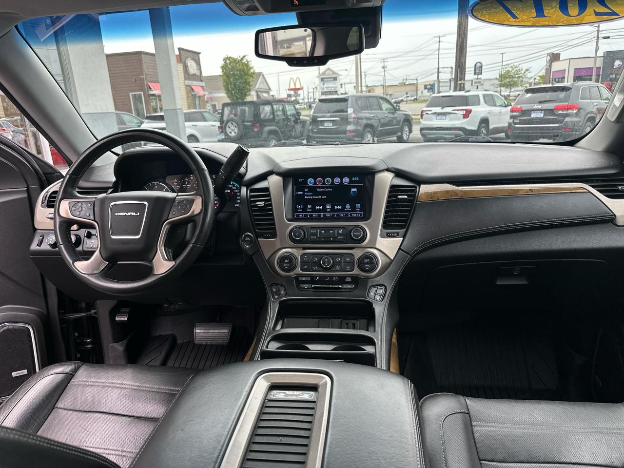 GMC Yukon XL 4WD 4dr Denali 2017
