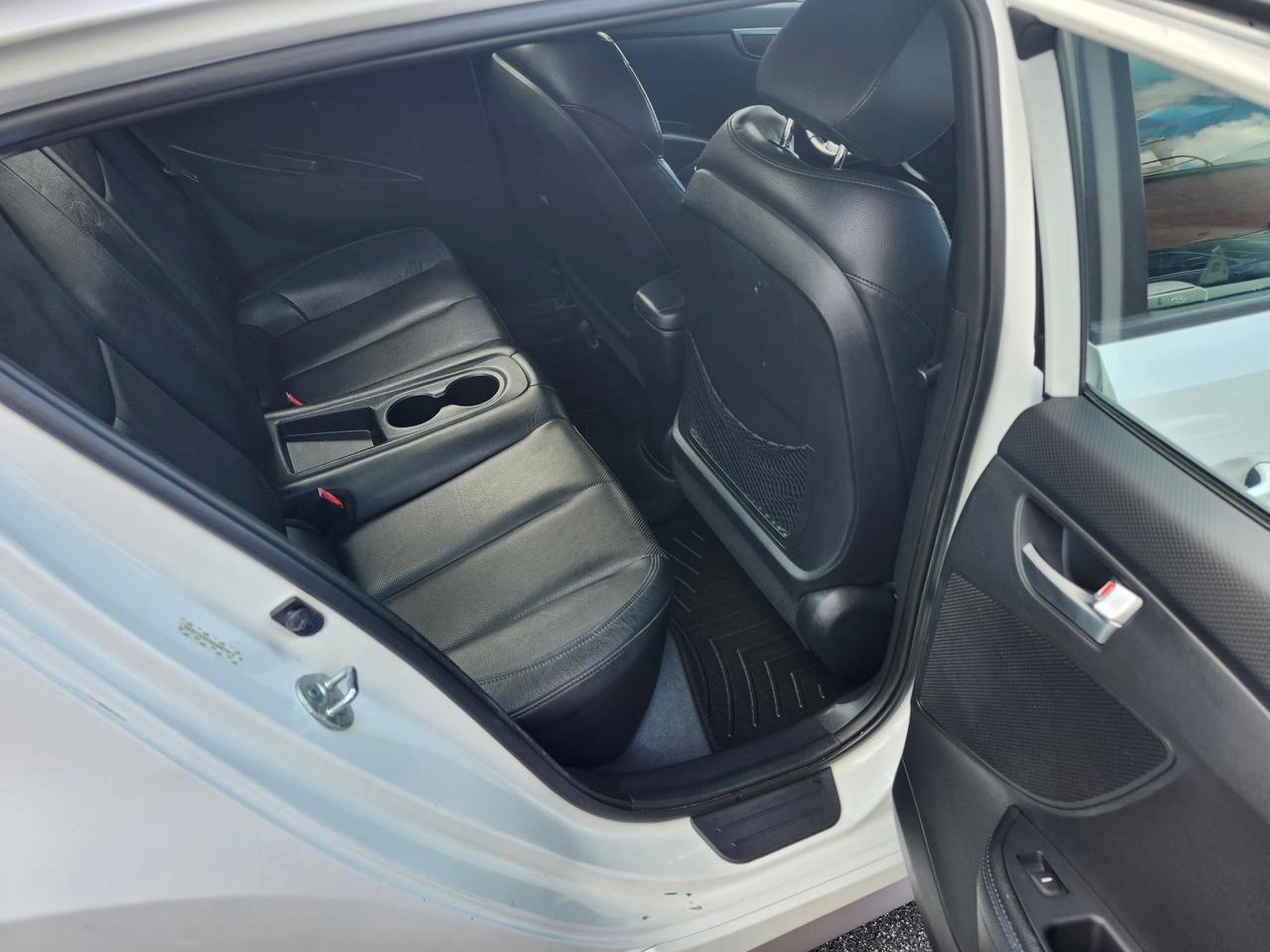 Hyundai Veloster 3dr Cpe Auto Turbo w/Blue Int 2013