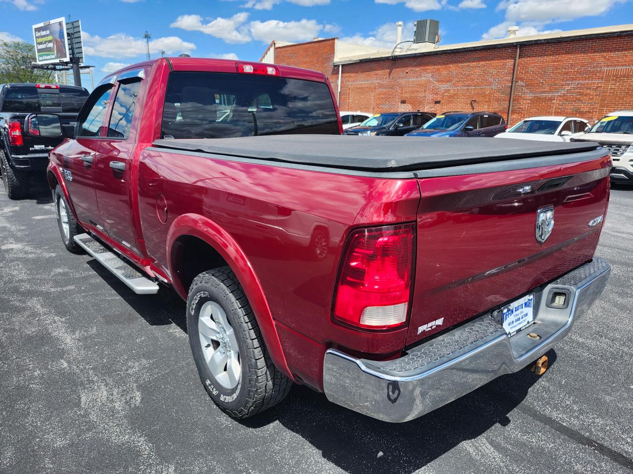RAM 1500 4WD Quad Cab 140.5" ST 2015