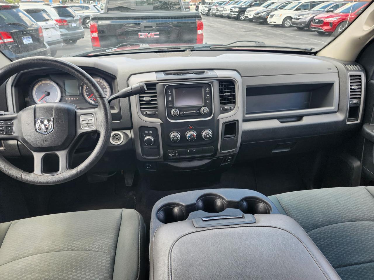 RAM 1500 4WD Quad Cab 140.5" ST 2015