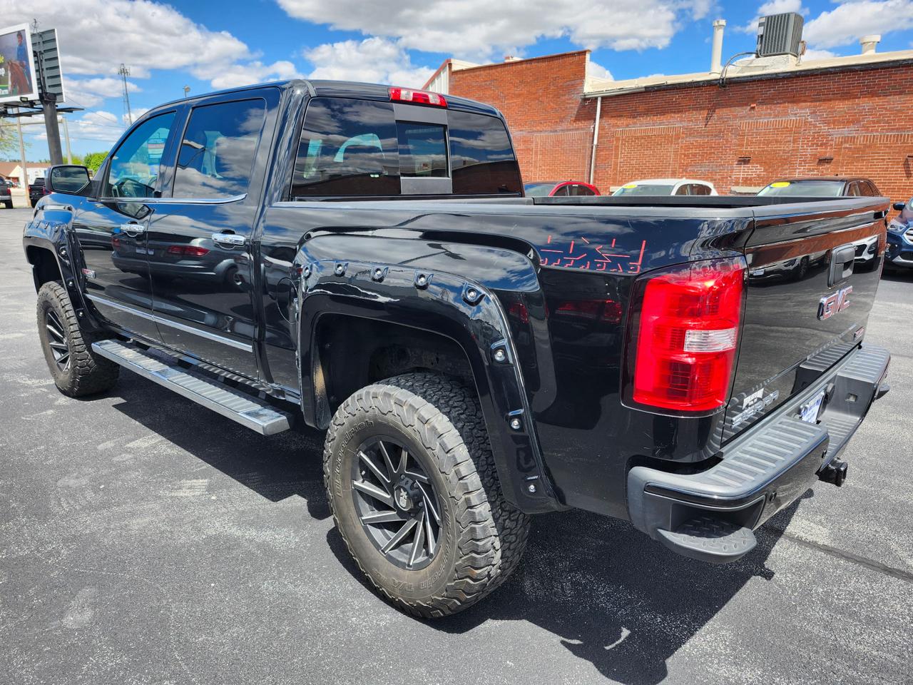 GMC Sierra 1500 4WD Crew Cab 143.5" SLT 2015