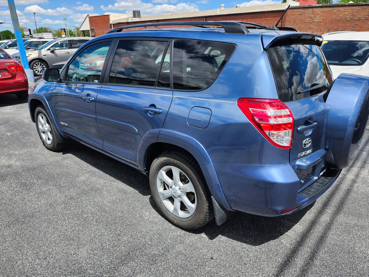 Toyota RAV4 4WD 4dr V6 Limited (Natl) 2012