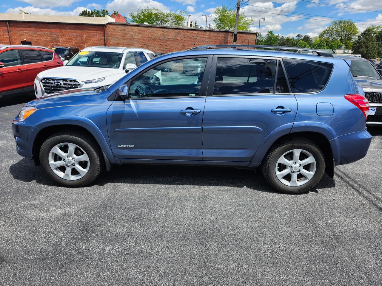Toyota RAV4 4WD 4dr V6 Limited (Natl) 2012