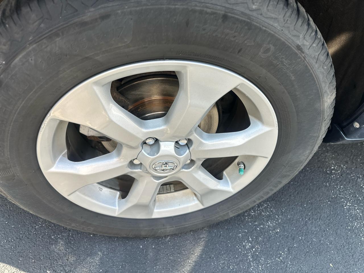 Toyota RAV4  2012