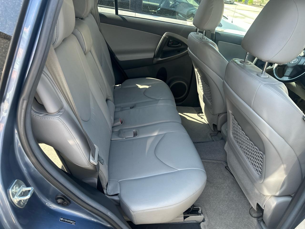 Toyota RAV4  2012