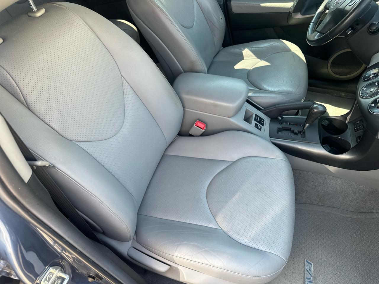Toyota RAV4  2012