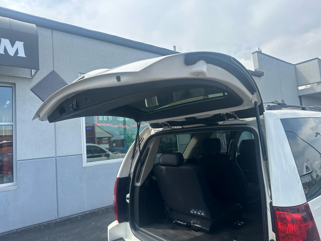 Chevrolet Tahoe 4WD 4dr 1500 LTZ 2013