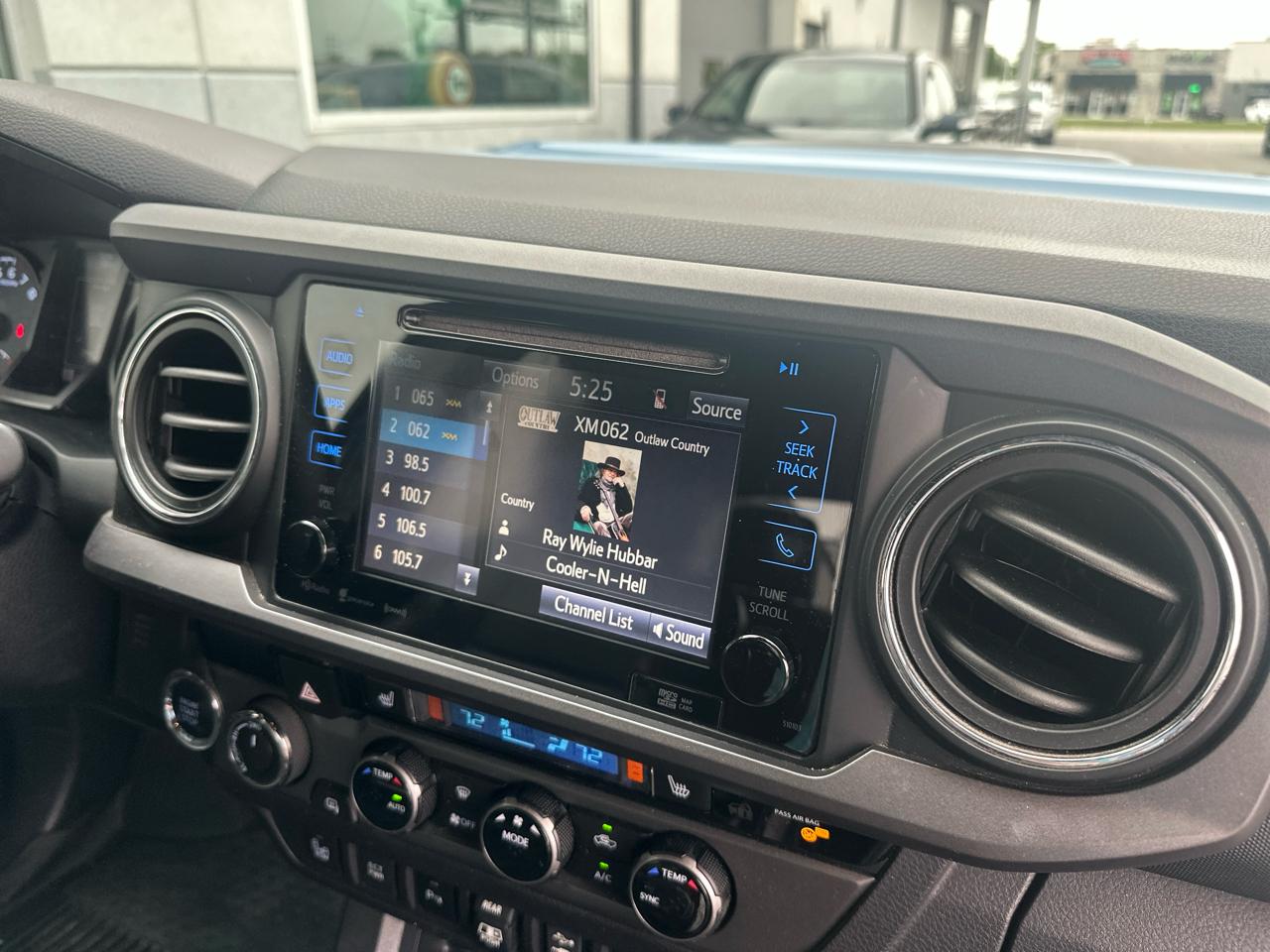 Toyota Tacoma  2018