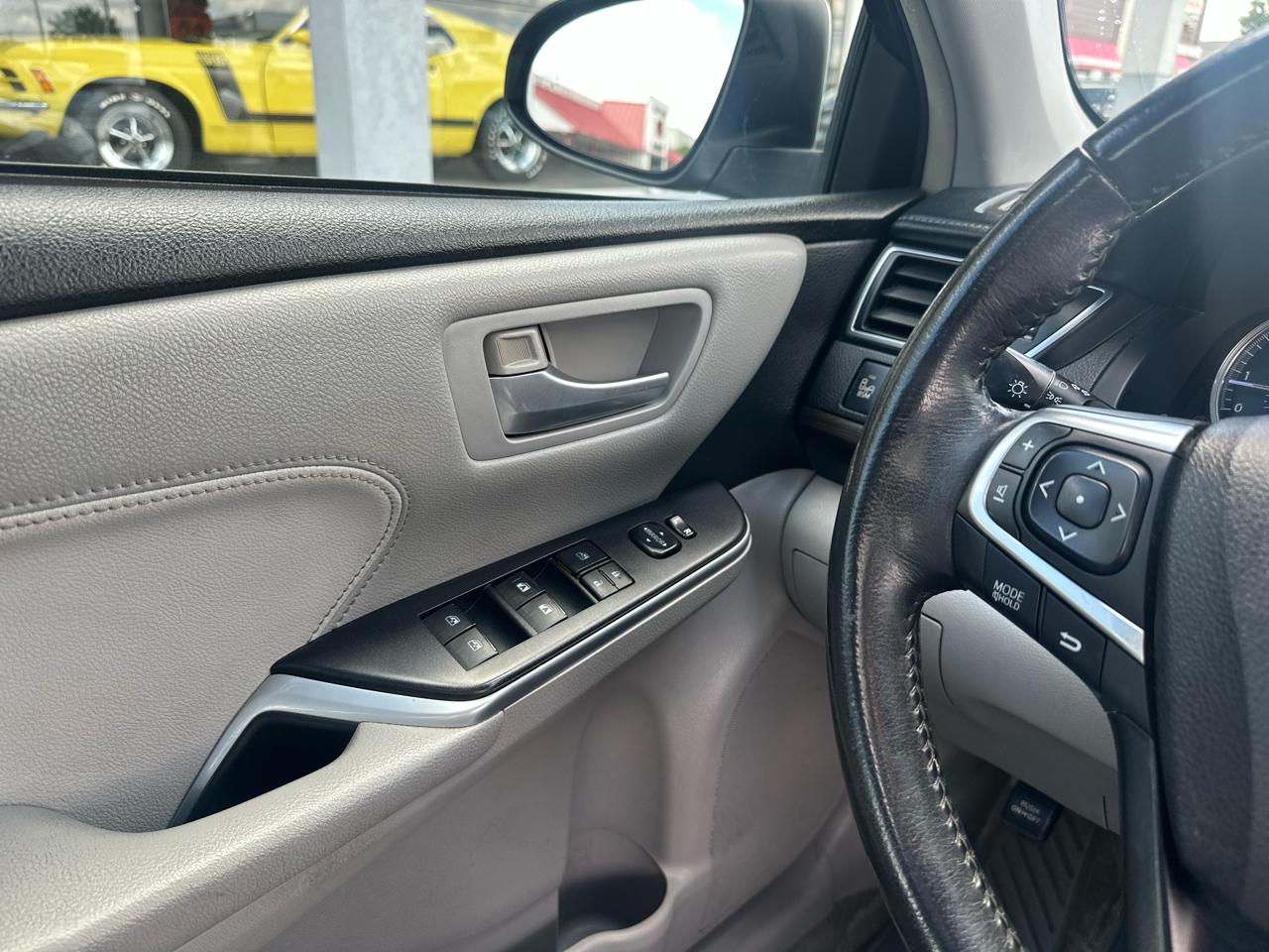 Toyota Camry 4dr Sdn V6 Auto XSE (Natl) 2015