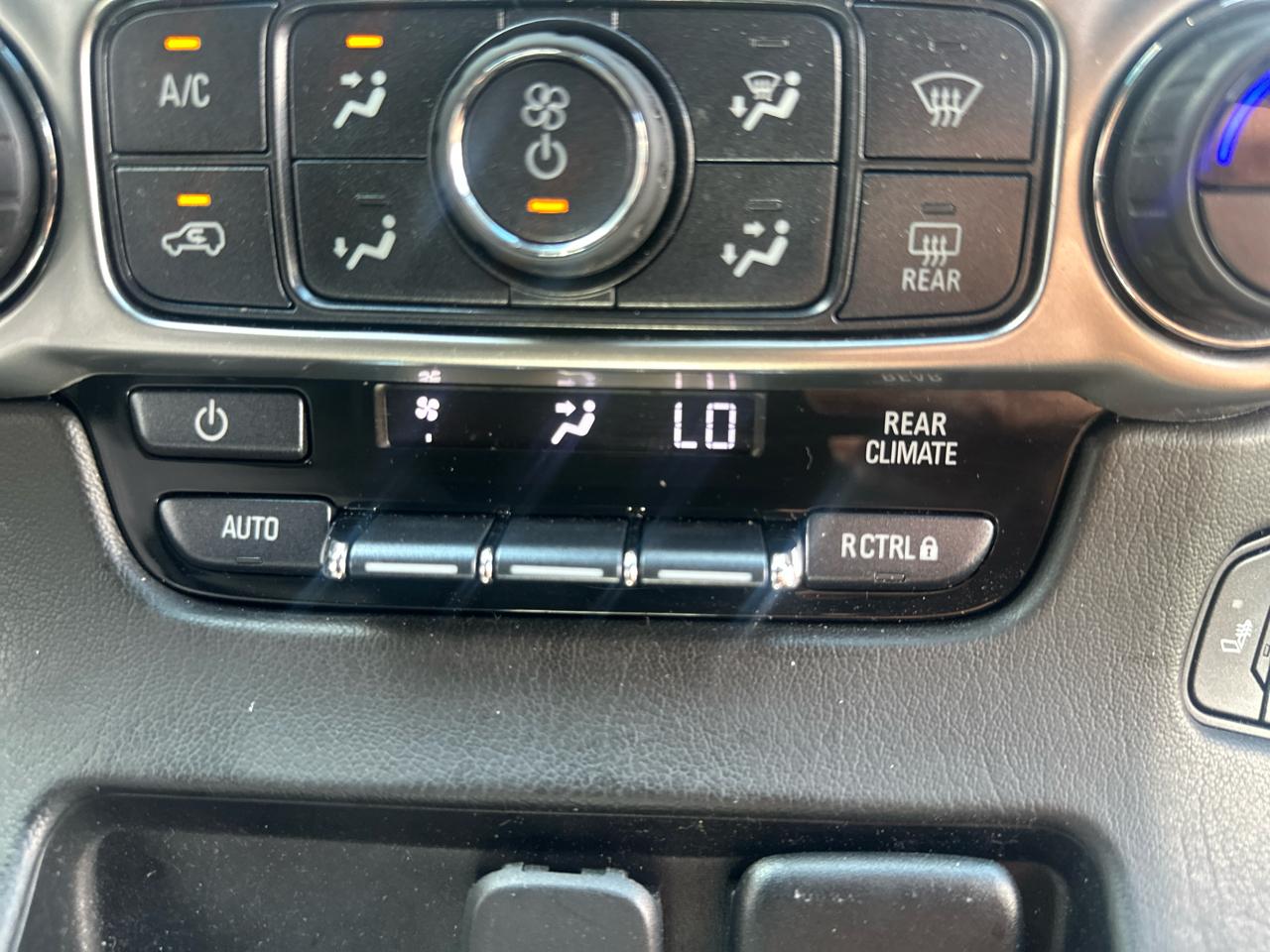 Chevrolet Tahoe 4WD 4dr LT 2019