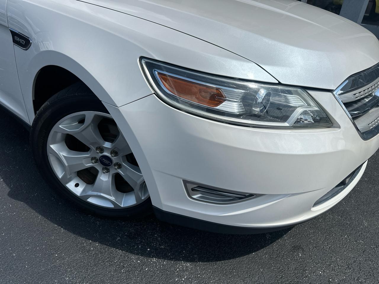 Ford Taurus 4dr Sdn SHO AWD 2010