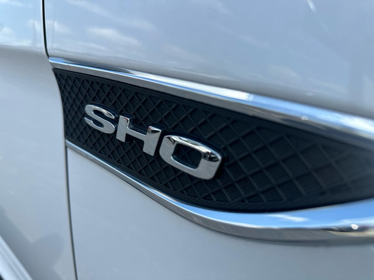 Ford Taurus 4dr Sdn SHO AWD 2010