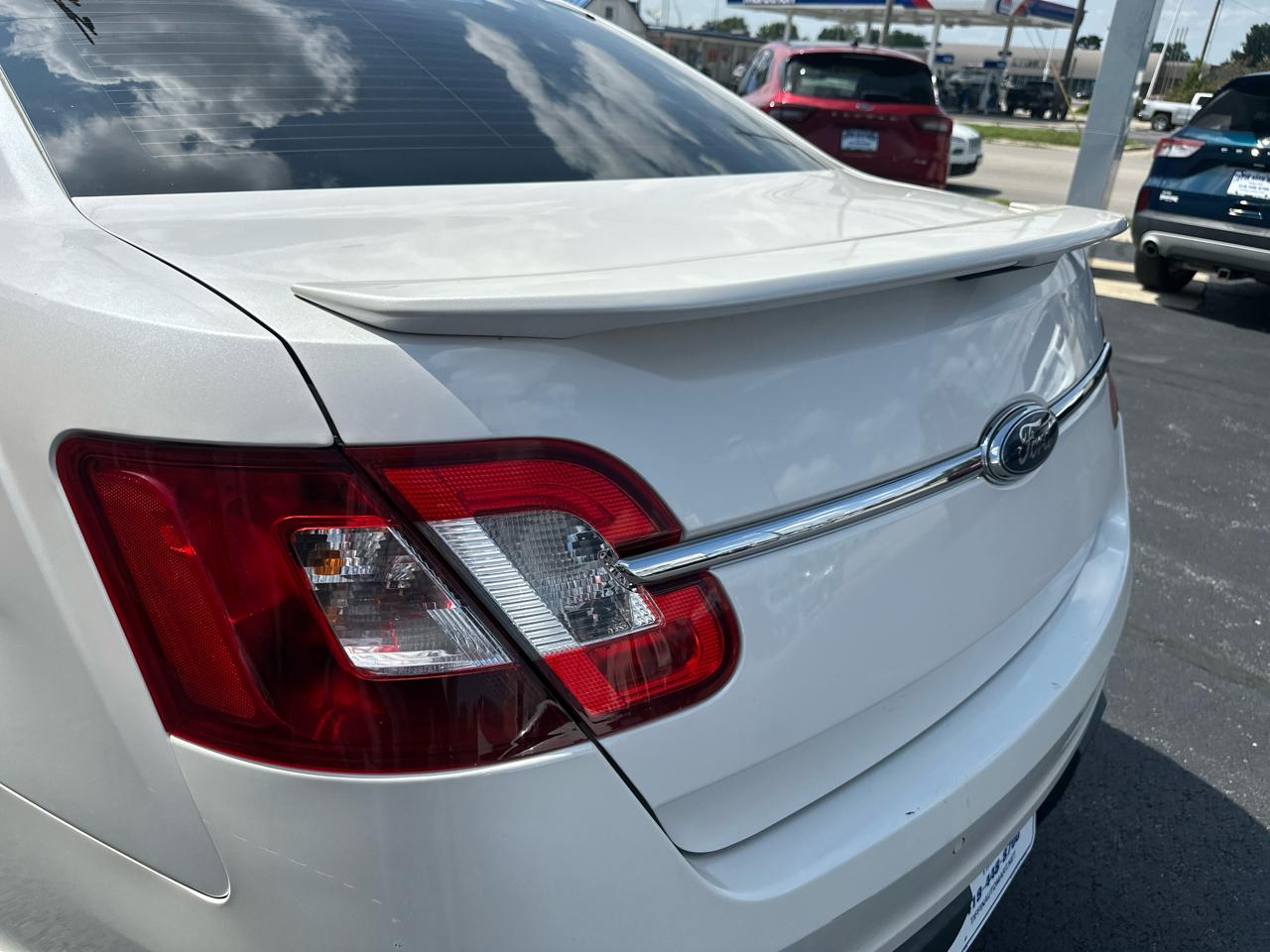Ford Taurus 4dr Sdn SHO AWD 2010