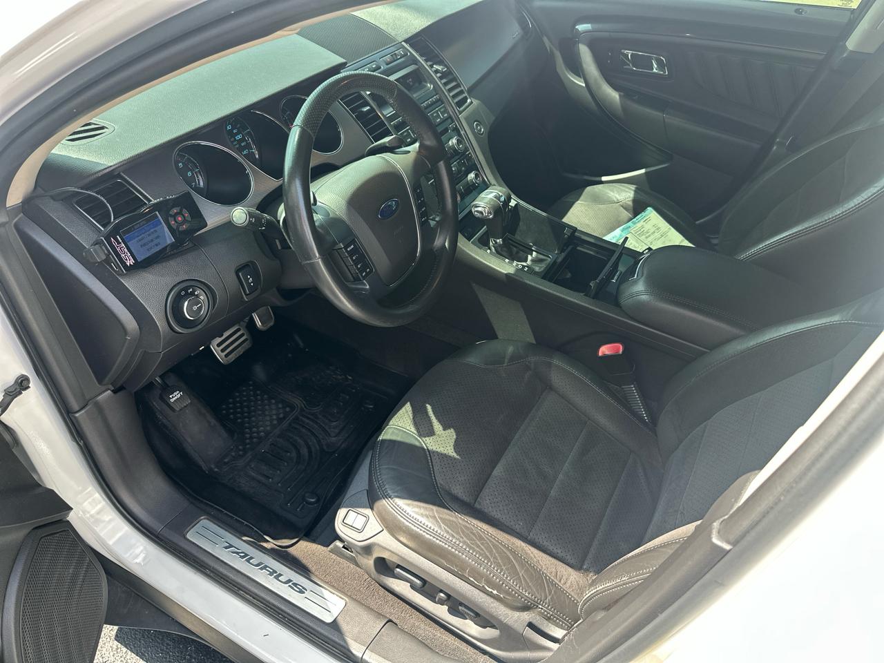 Ford Taurus 4dr Sdn SHO AWD 2010
