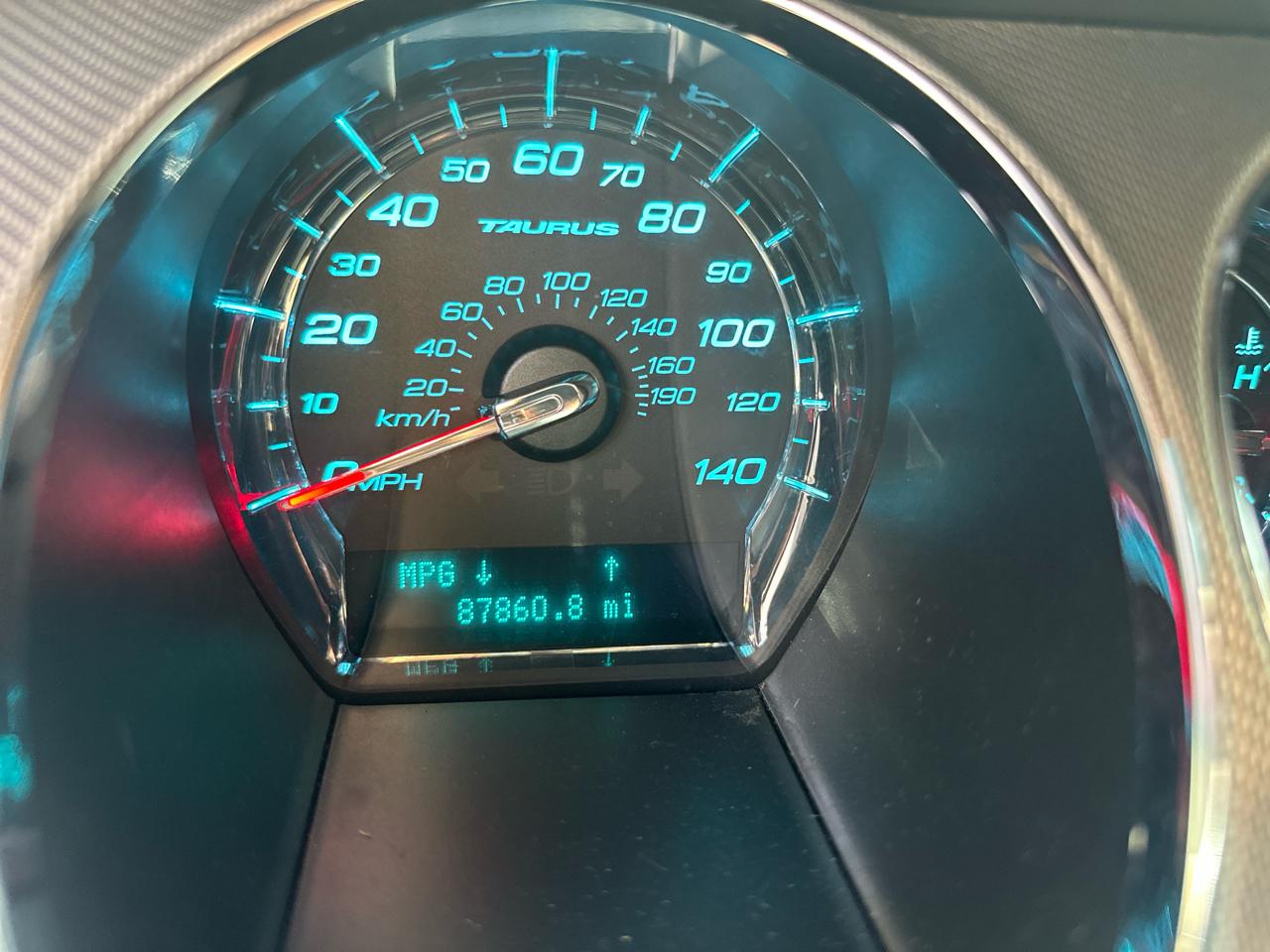 Ford Taurus 4dr Sdn SHO AWD 2010
