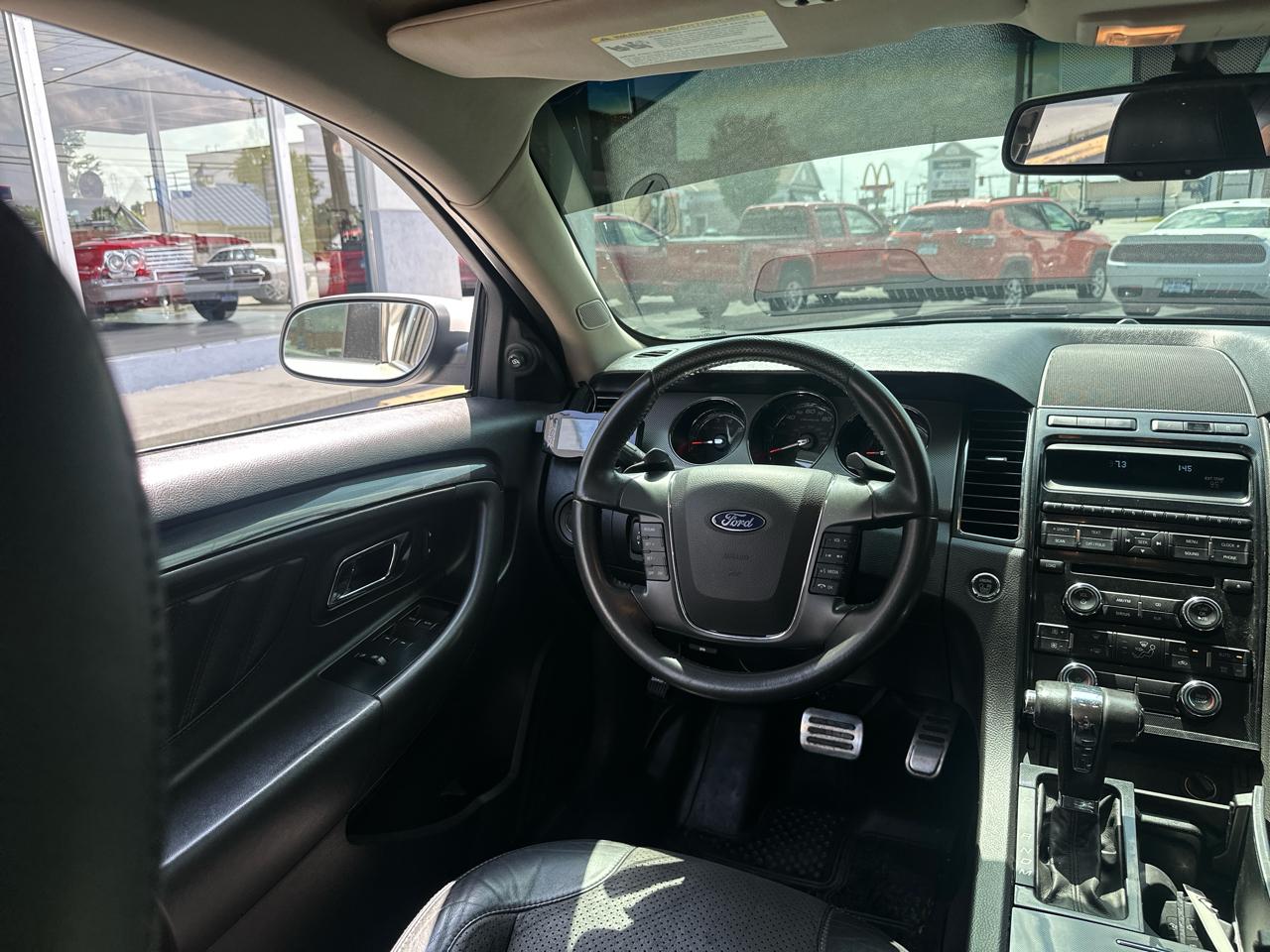 Ford Taurus 4dr Sdn SHO AWD 2010