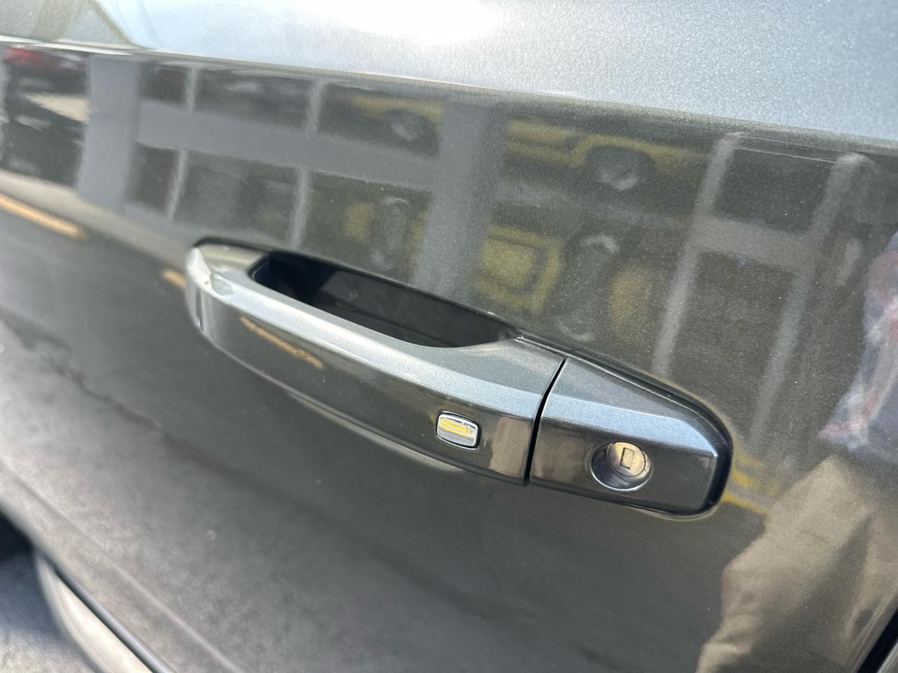 Chevrolet Tahoe 4WD 4dr LT 2019