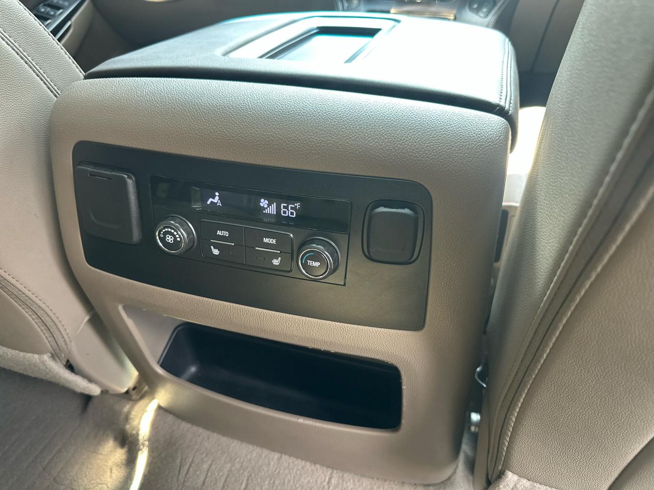 Chevrolet Tahoe 4WD 4dr LT 2019