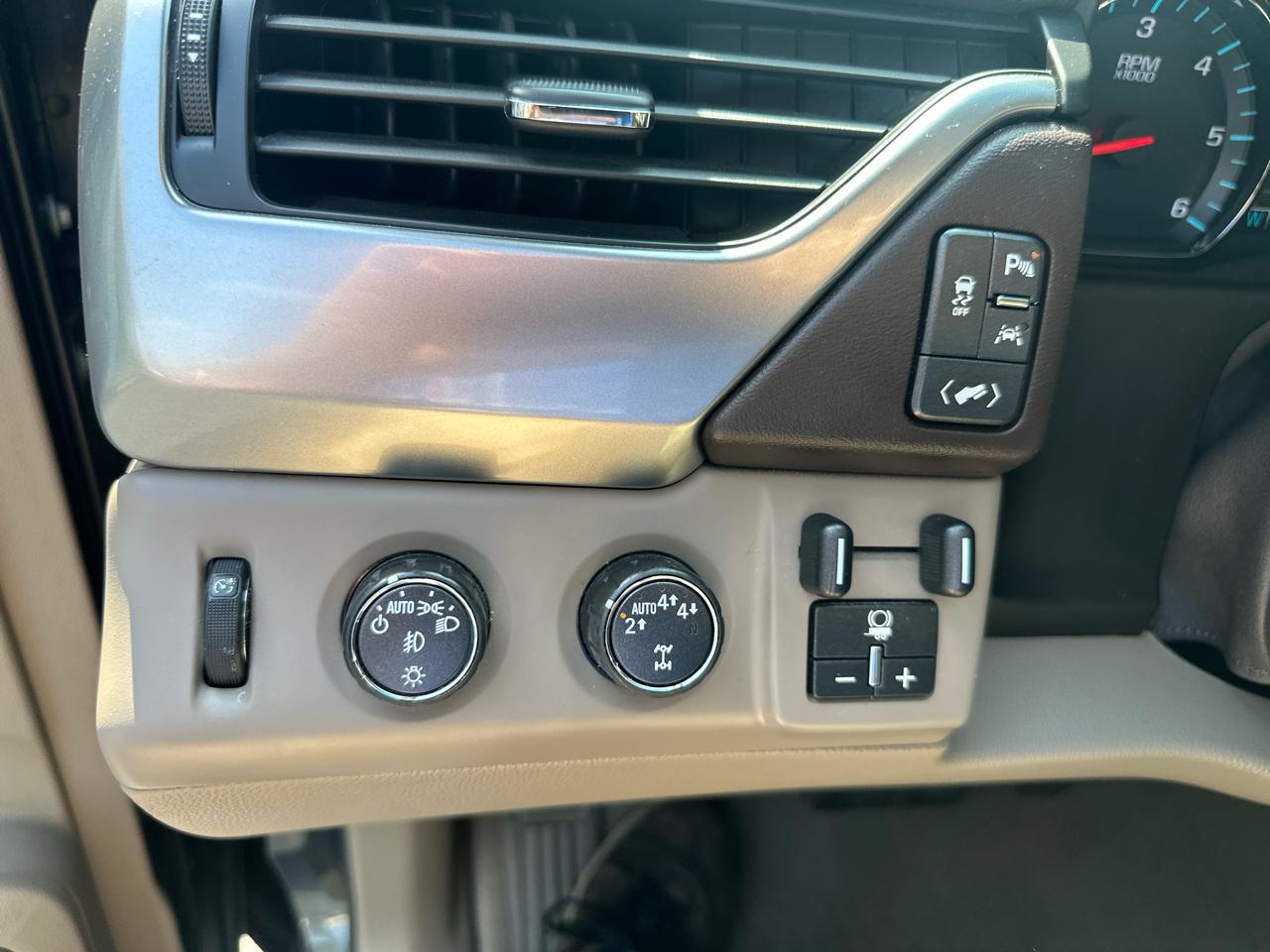 Chevrolet Tahoe 4WD 4dr LT 2019