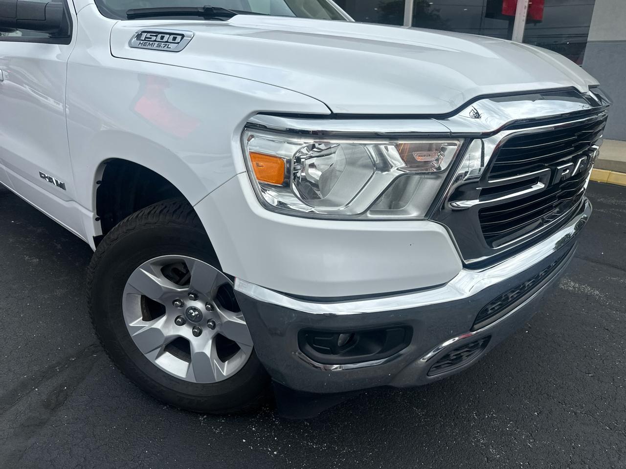 RAM 1500 Big Horn 4x4 Crew Cab 5'7" Box 2020