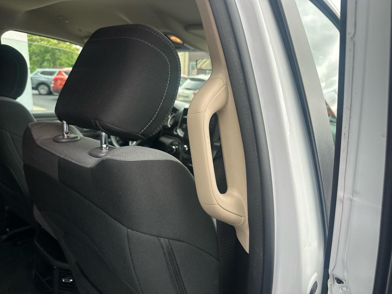 RAM 1500 Big Horn 4x4 Crew Cab 5'7" Box 2020
