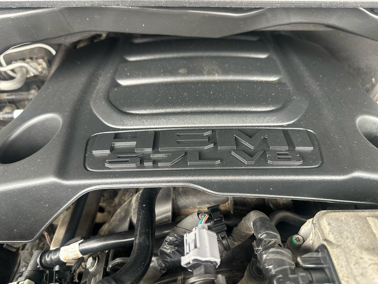 RAM 1500 Big Horn 4x4 Crew Cab 5'7" Box 2020