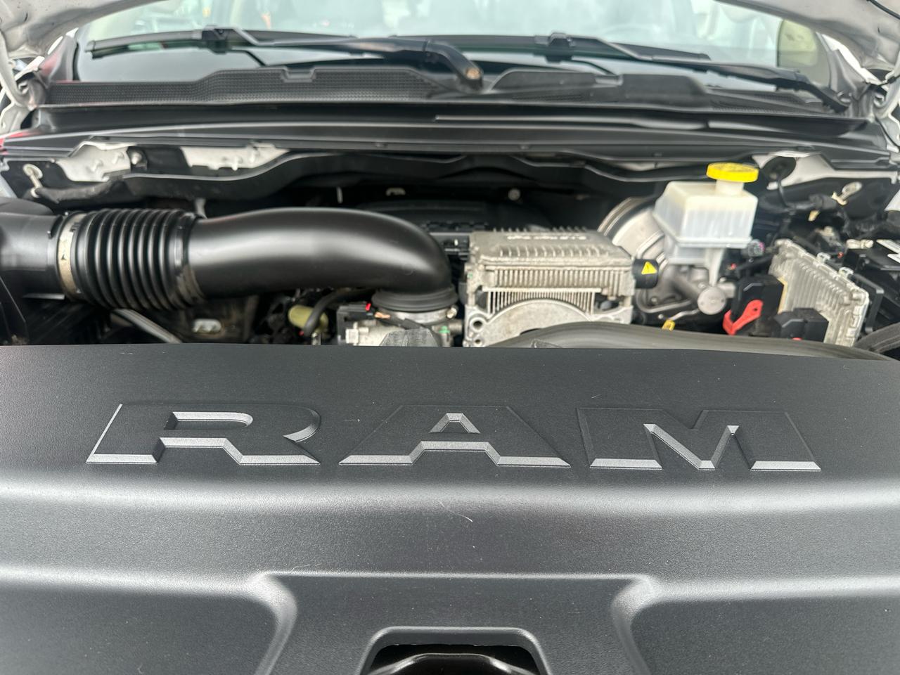 RAM 1500 Big Horn 4x4 Crew Cab 5'7" Box 2020