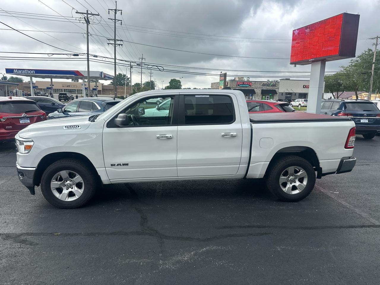 RAM 1500 Big Horn 4x4 Crew Cab 5'7" Box 2020