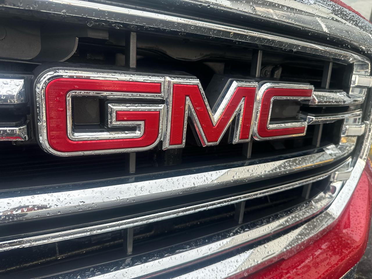 GMC Sierra 1500 4WD Crew Cab 143.5" SLT 2018