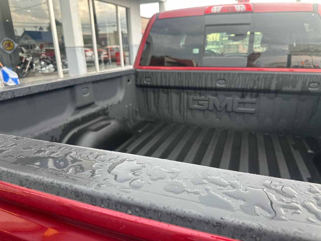 GMC Sierra 1500 4WD Crew Cab 143.5" SLT 2018