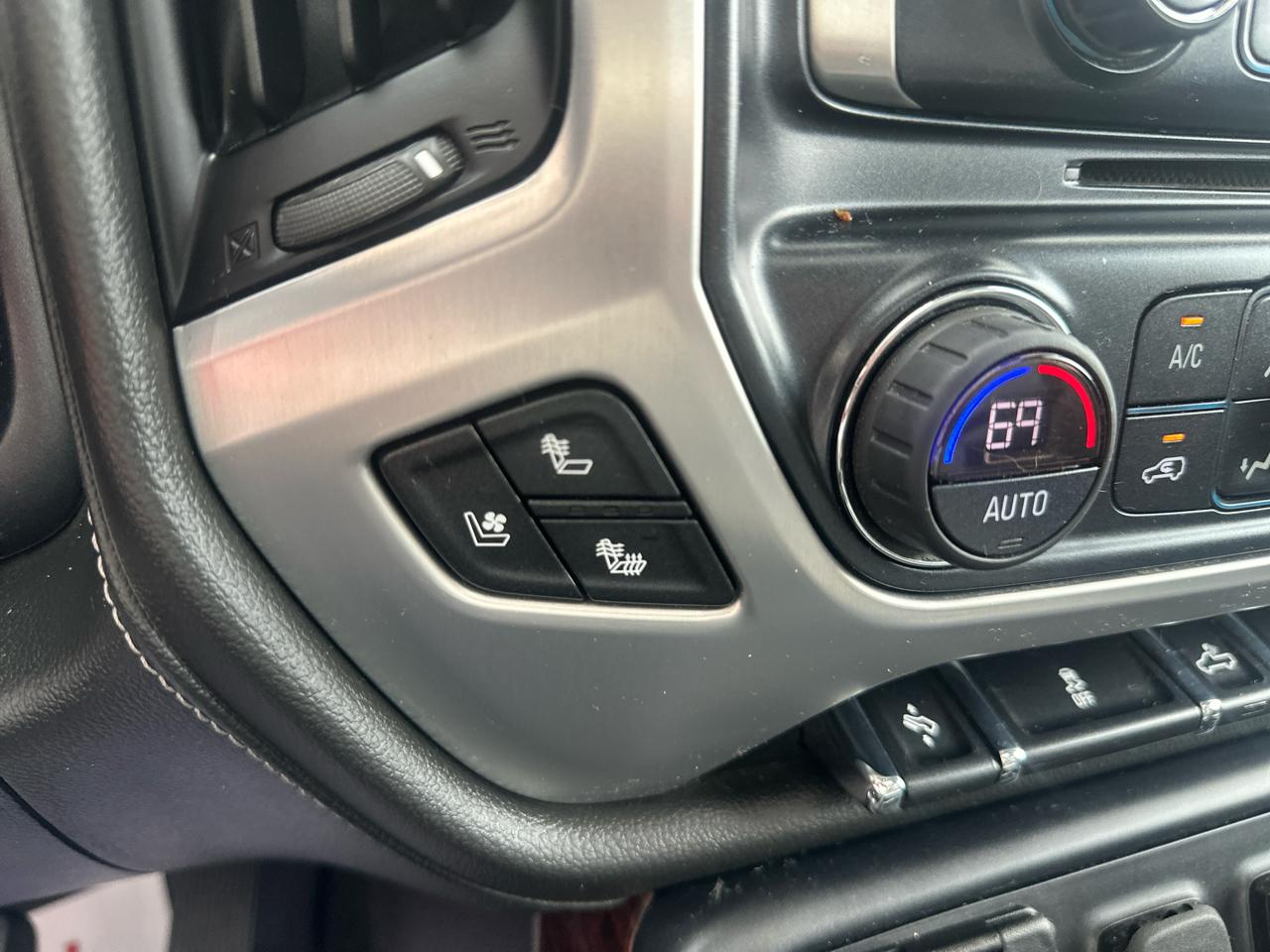 GMC Sierra 1500 4WD Crew Cab 143.5" SLT 2018