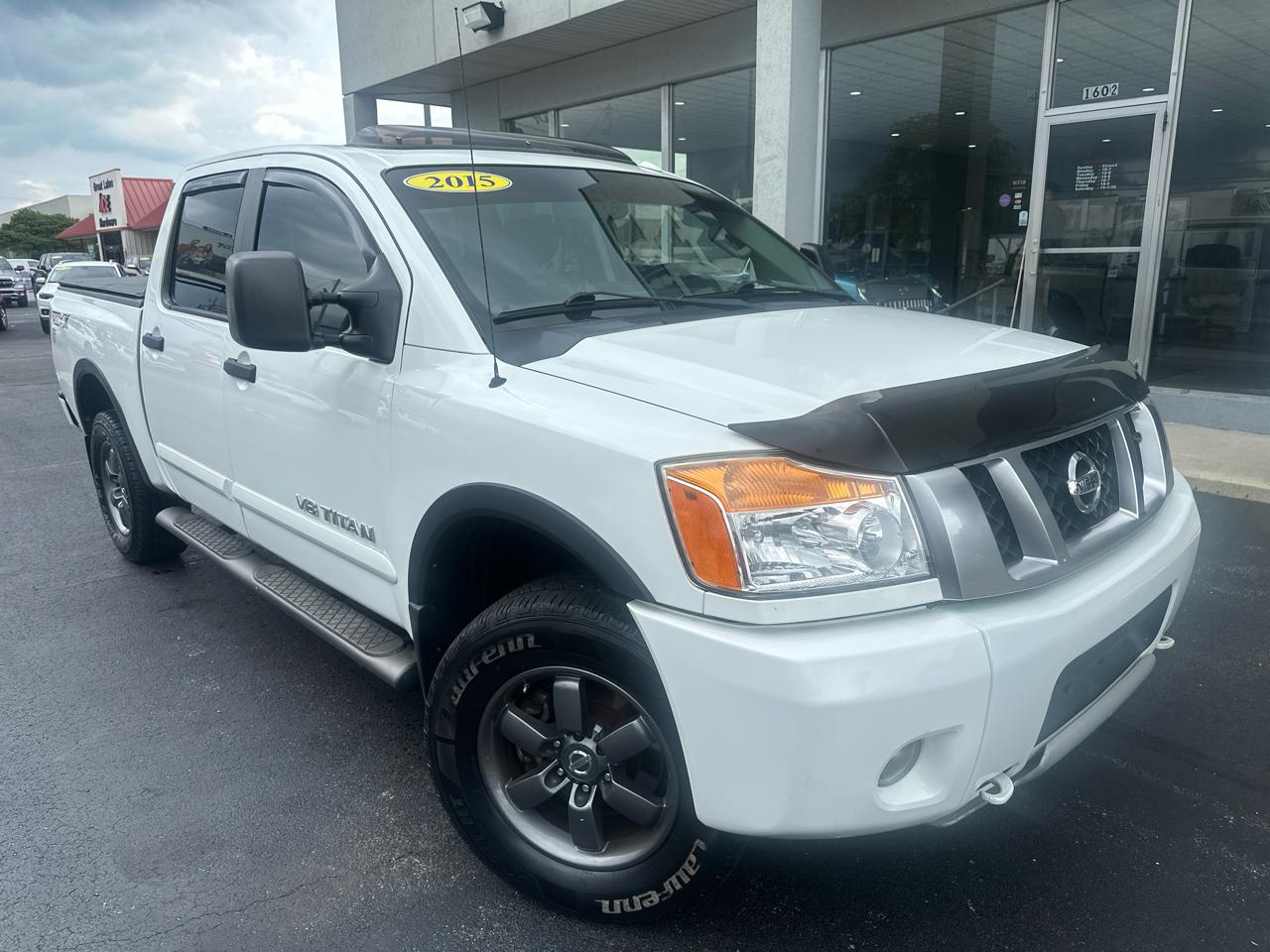 2015 Nissan Titan 4WD Crew Cab SWB SL
