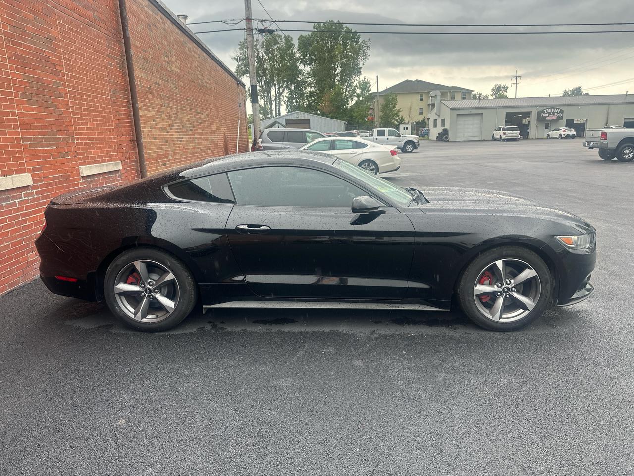 Ford Mustang 2dr Fastback V6 2016