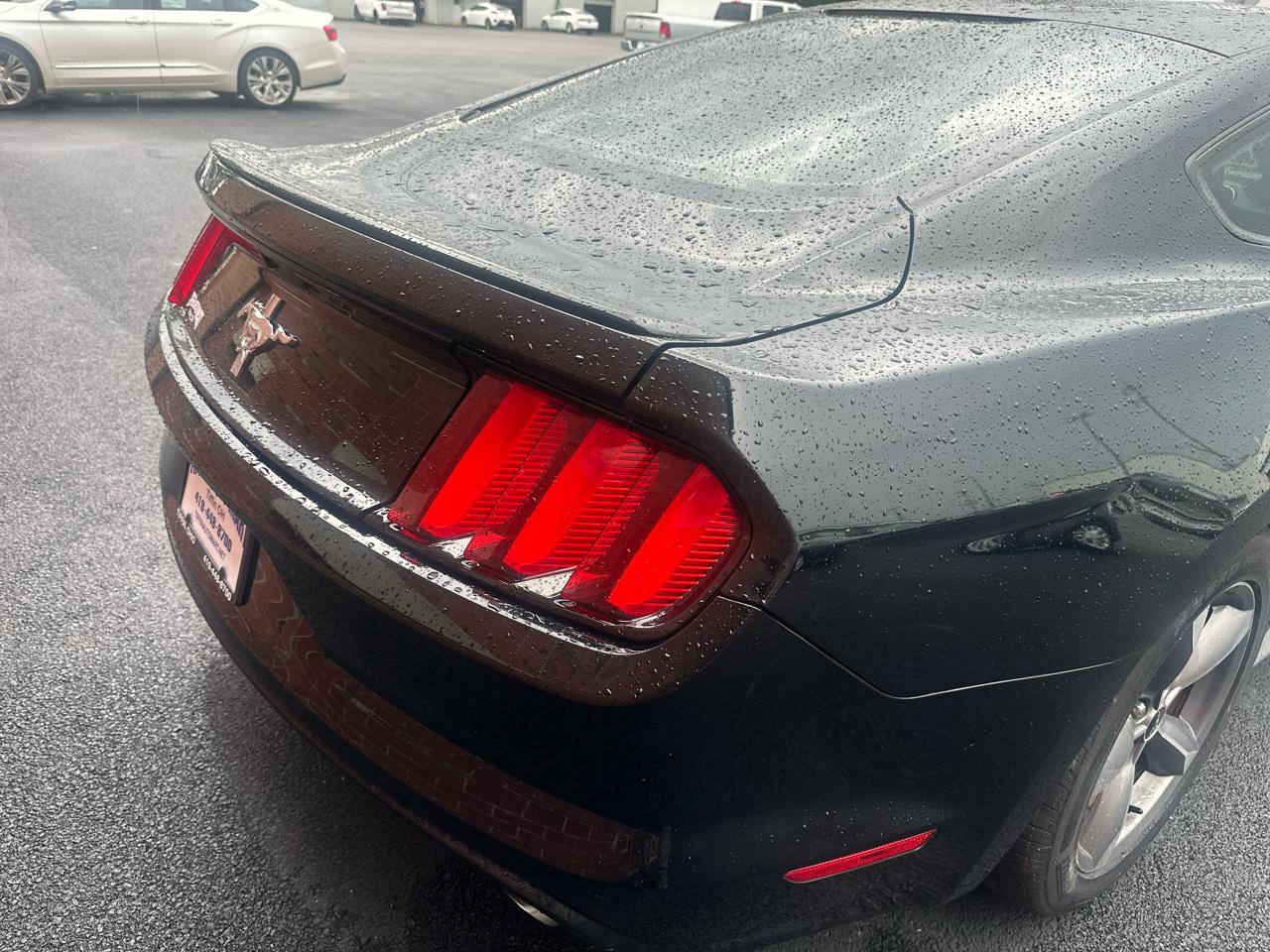 Ford Mustang 2dr Fastback V6 2016