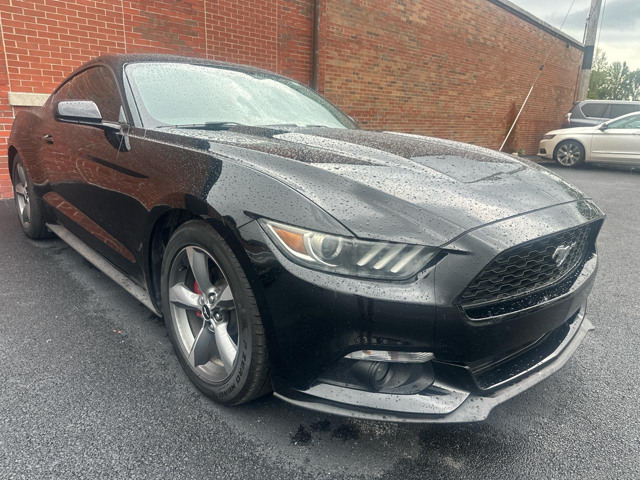 2016 Ford Mustang 2dr Fastback V6