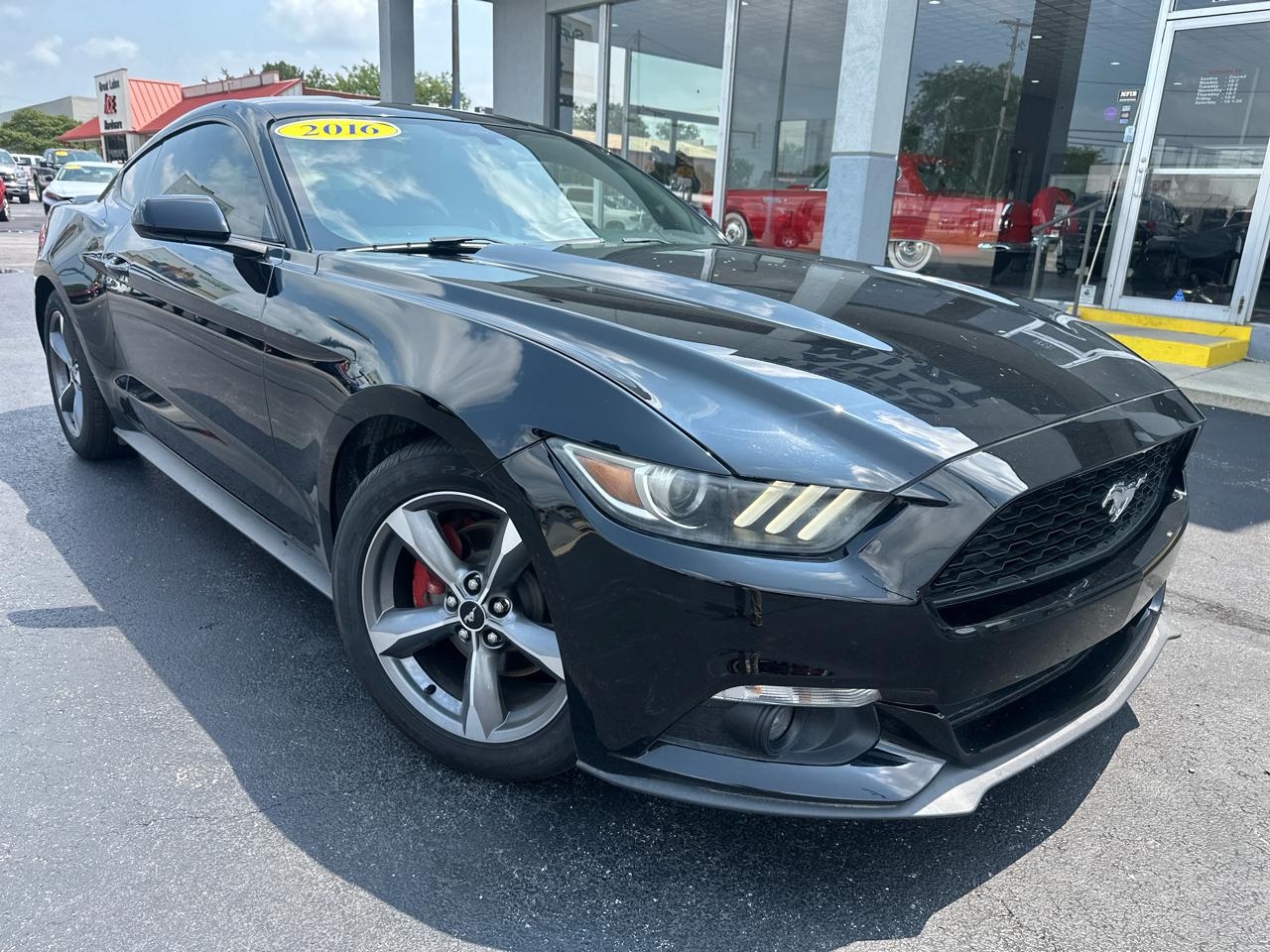 2016 Ford Mustang 2dr Fastback V6