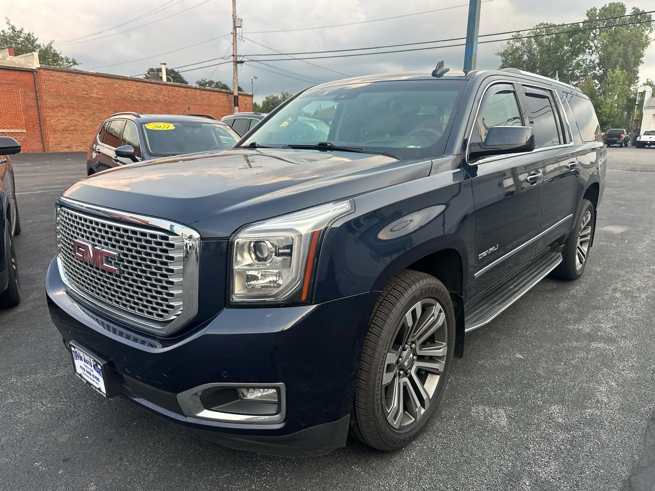 GMC Yukon XL 4WD 4dr Denali 2017