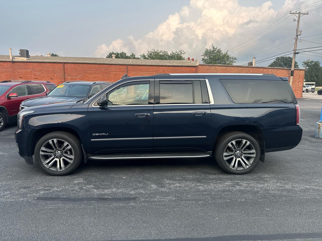GMC Yukon XL 4WD 4dr Denali 2017