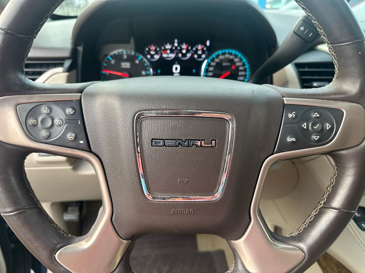GMC Yukon XL 4WD 4dr Denali 2017